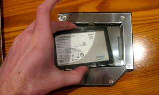 Illustration pour l'article intitulé Comment installer un disque SSD sur votre MacBook